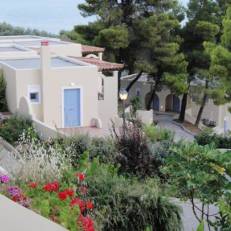 Alonissos Beach Bungalows And Suites Hotel