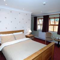 New Overlander Restaurant & Accommodation 