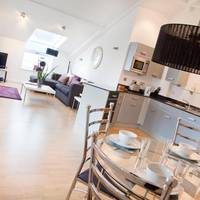 nightspace: Regent House Apartments 