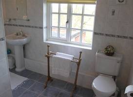 Ingon Bank Farm Bed And Breakfast 