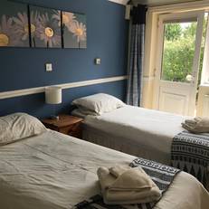 Halfway House Inn Country Lodge 