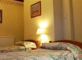 Cumberland House Gatwick B & B 