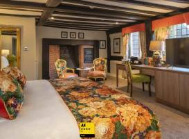 Tudor House Hotel  RelaxInnz 