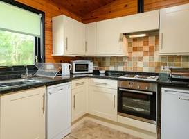 Woodlands Hotel & Pine Lodges 