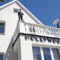 Hollywood Studio Apartments