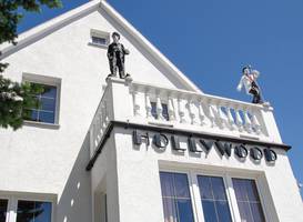 Hollywood Studio Apartments 