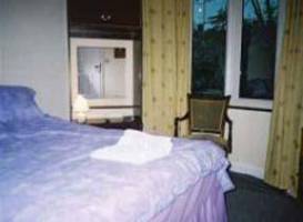 Heathrow House Guest House 