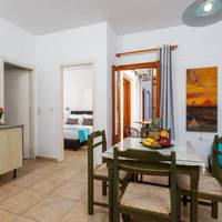 Romantica Hotel Apartments 