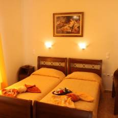 Artemis Traditional Hotel 