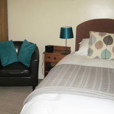 Autumn Leaves Guest House 