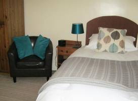 Autumn Leaves Guest House 