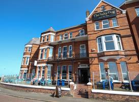 Salty Dog Hotel & Bistro 