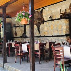The Hunter's Lodge Inn 