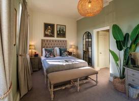 Cotswold Gateway Hotel 