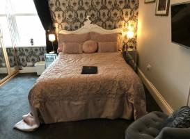 Glendale Guest House 