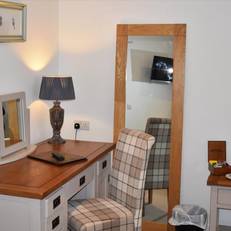 Three Horseshoes Inn 