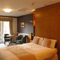 Farnham House Hotel 