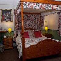 Quarterdeck Hotel 