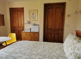 Sunset House B&B 