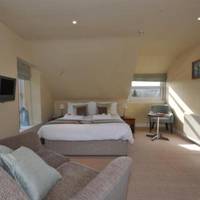 Poppies Hotel 