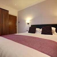 Farnham Hotel 