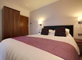 Farnham Hotel 