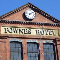 Fownes Hotel 