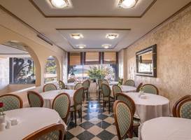 Jolly Hotel 