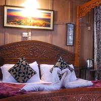 Young Shahzada Group of Houseboats 
