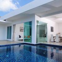 Grand Bleu Ocean View Pool Suite 