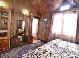 Golden Hopes Group of Houseboats 