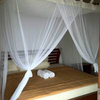 Paradise Bungalows & Restaurant 