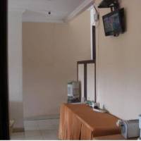 Hotel New Season and Cafe 