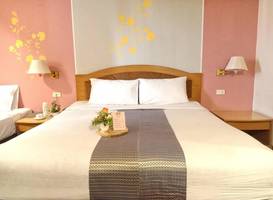 Sing Golden Place Hotel 