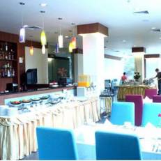 The Color Living Hotel 