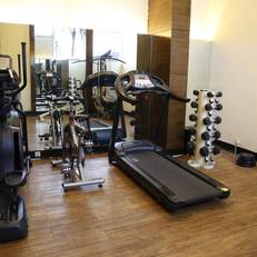 Yogi Midtown Hotel 