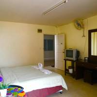 Ekkamon Apartment 