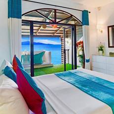 Hacienda Suite 