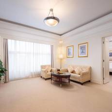 Parklane Hotel 