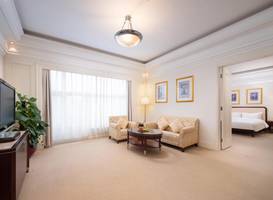 Parklane Hotel 