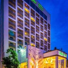 Maple Hotel 