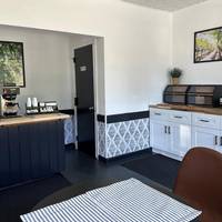 Budget Host East End Hotel in Riverhead 