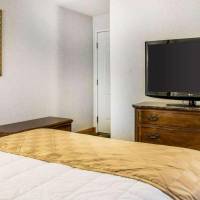 Mackinaw City Clarion Hotel Beachfront 
