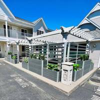 Court Plaza Inn & Suites of Mackinaw 