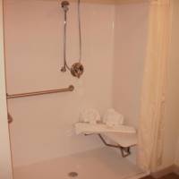 Mackinaw Beach and Bay Inn & Suites 