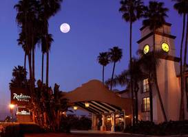 Radisson Suites Hotel Buena Park 