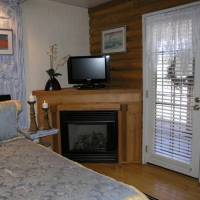 The Grand Living Bed & Breakfast 
