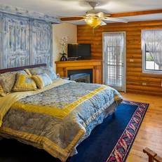 The Grand Living Bed & Breakfast 