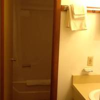 King Hendrick Motel and Suites 