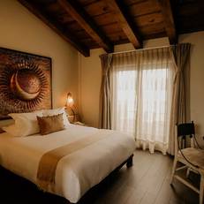 Plaza Gallery Hotel & Boutique 